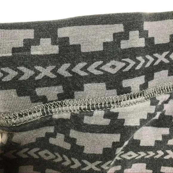 PINK By Victoria’s Secret Grey & Black  Leggings SM - Picture 13 of 15